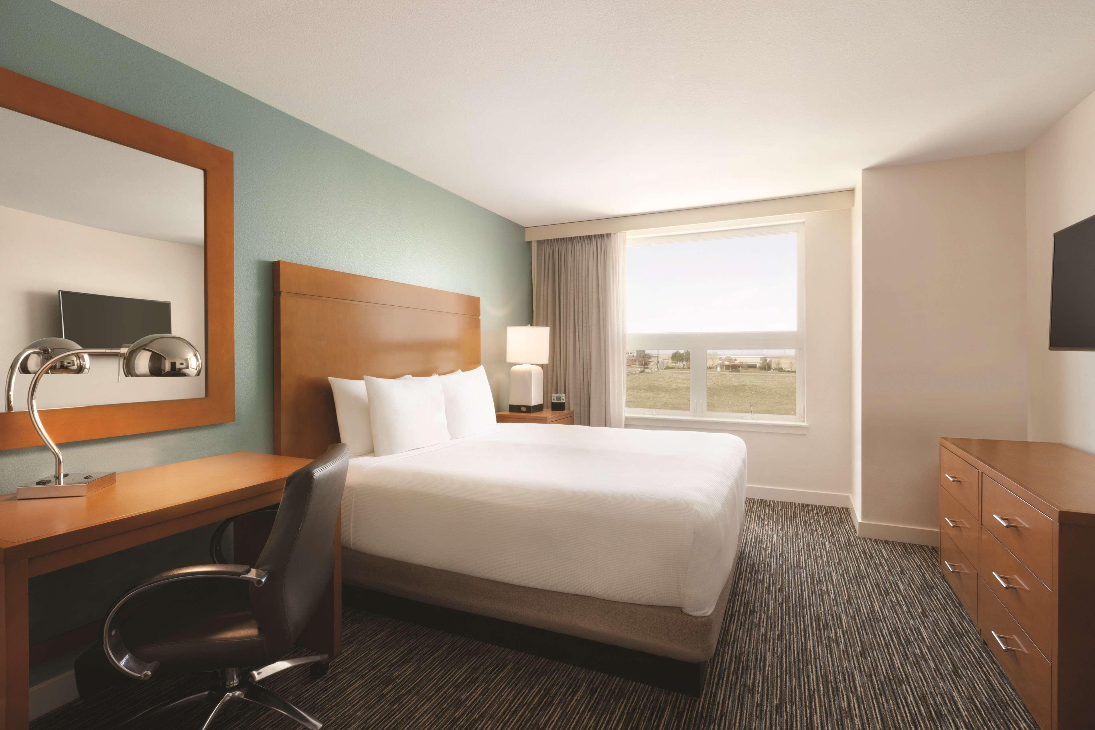 Hyatt House Denver Airport Экстерьер фото