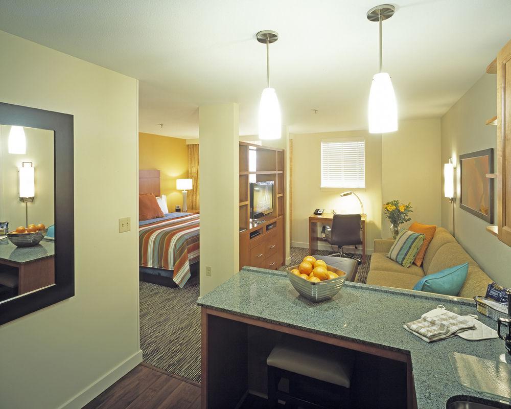 Hyatt House Denver Airport Экстерьер фото